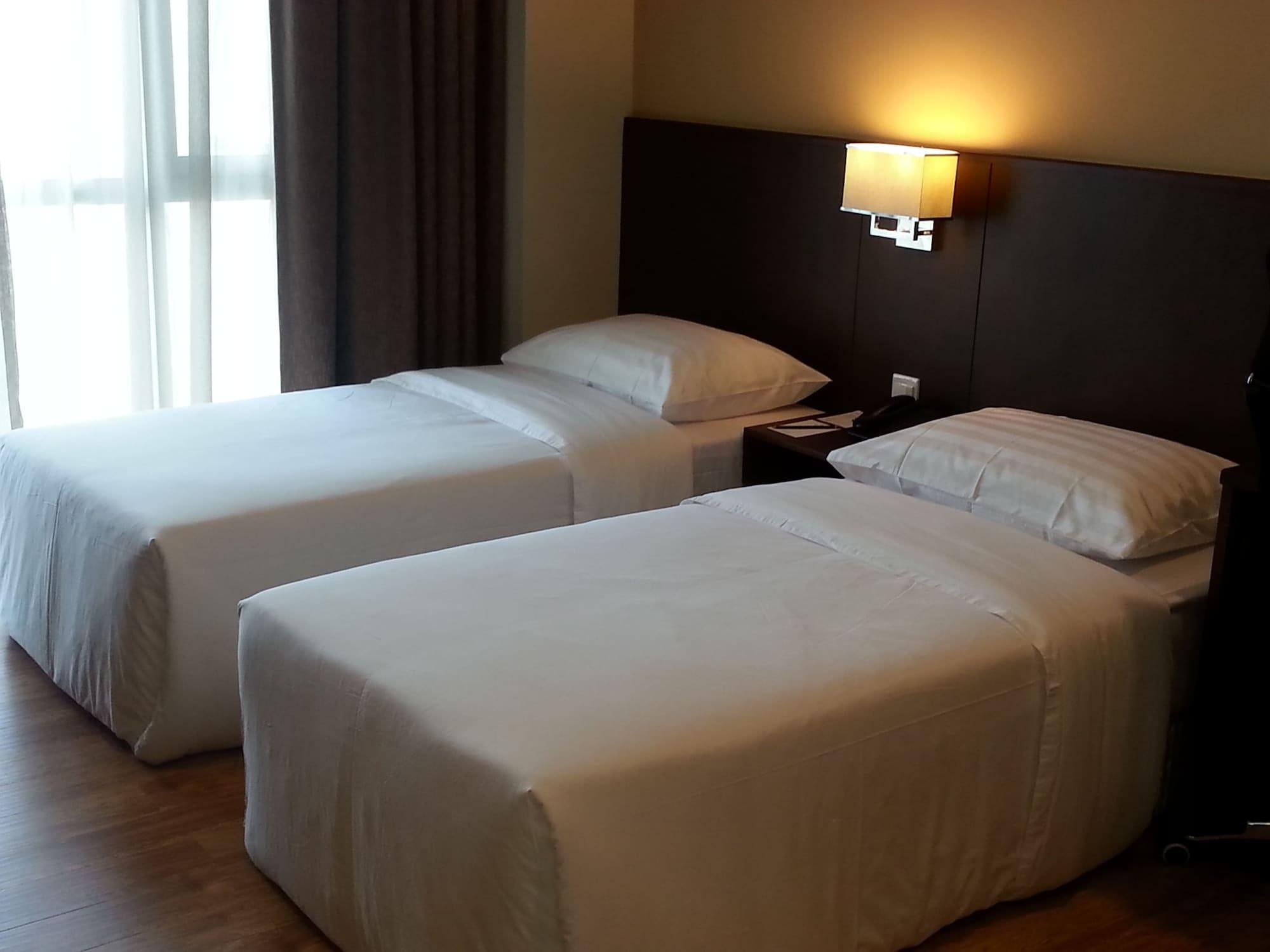 Keoja Hotel Kuala Belait Exterior photo