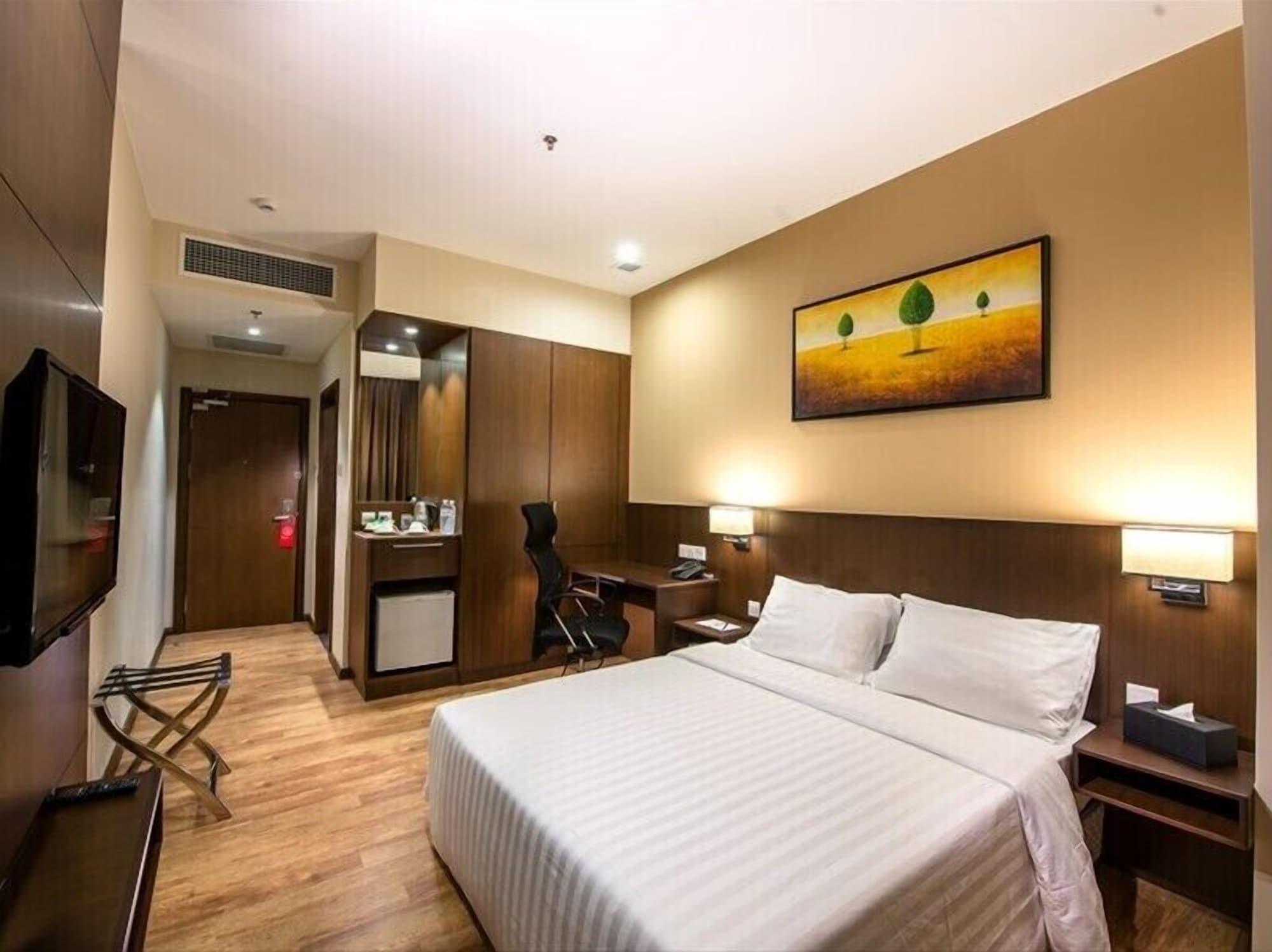Keoja Hotel Kuala Belait Exterior photo