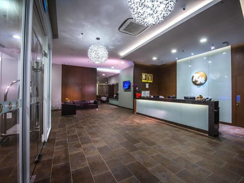 Keoja Hotel Kuala Belait Exterior photo